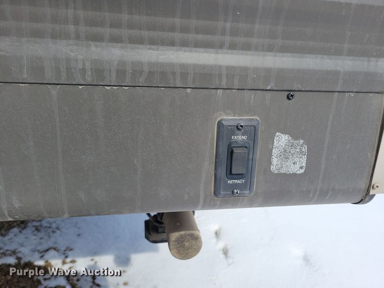 image for item NB9881 2014 CrossRoads Zinger camper