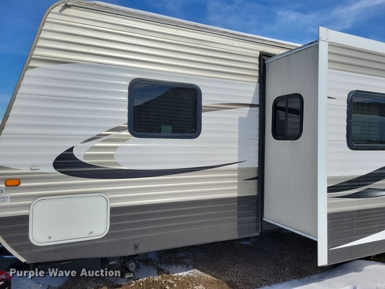 image for item NB9881 2014 CrossRoads Zinger camper