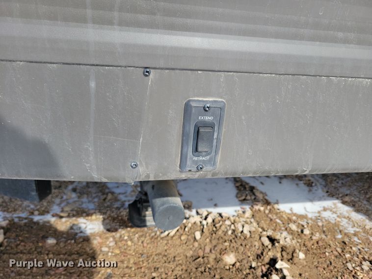 image for item NB9881 2014 CrossRoads Zinger camper