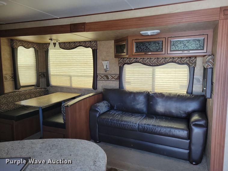 image for item NB9881 2014 CrossRoads Zinger camper