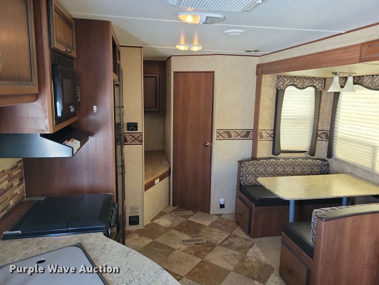 image for item NB9881 2014 CrossRoads Zinger camper