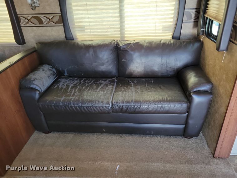 image for item NB9881 2014 CrossRoads Zinger camper