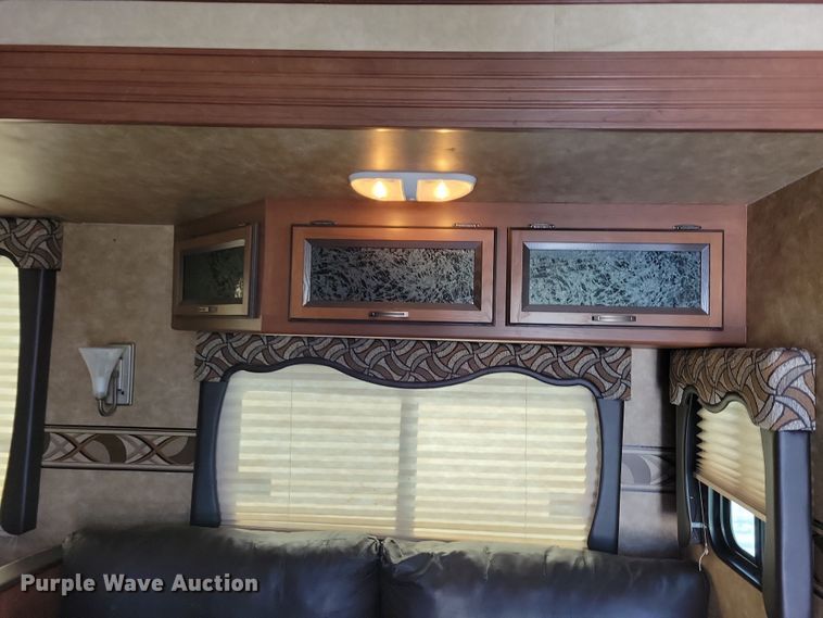 image for item NB9881 2014 CrossRoads Zinger camper