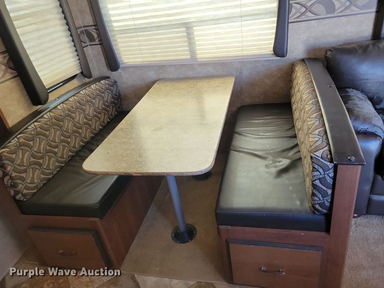 image for item NB9881 2014 CrossRoads Zinger camper