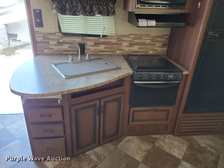 image for item NB9881 2014 CrossRoads Zinger camper