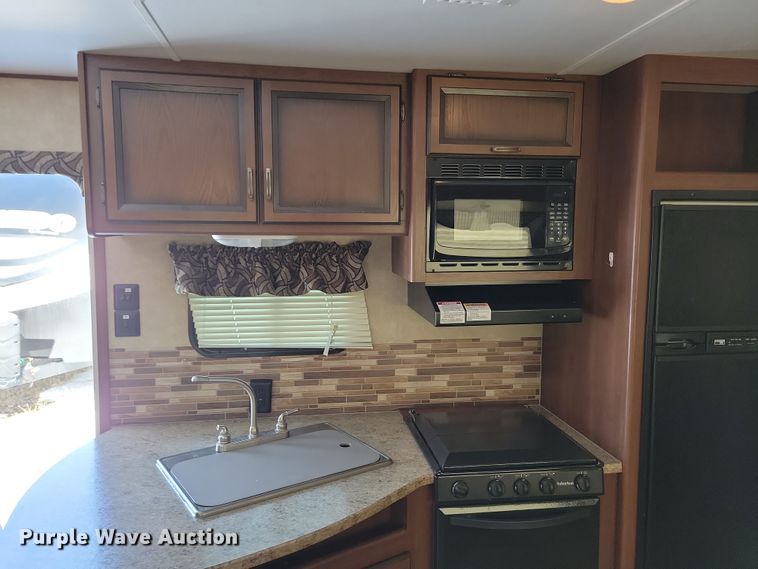 image for item NB9881 2014 CrossRoads Zinger camper