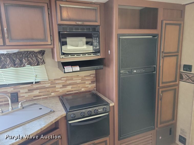 image for item NB9881 2014 CrossRoads Zinger camper