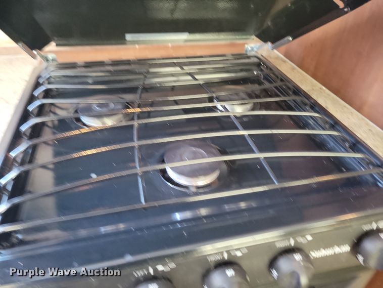 image for item NB9881 2014 CrossRoads Zinger camper