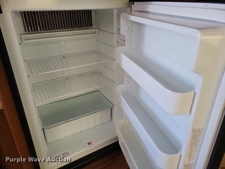 image for item NB9881 2014 CrossRoads Zinger camper