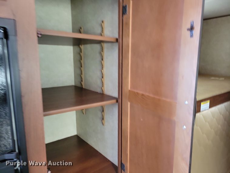 image for item NB9881 2014 CrossRoads Zinger camper