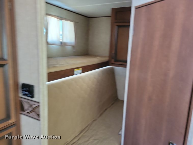 image for item NB9881 2014 CrossRoads Zinger camper