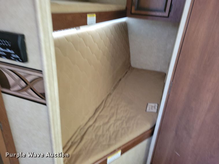 image for item NB9881 2014 CrossRoads Zinger camper