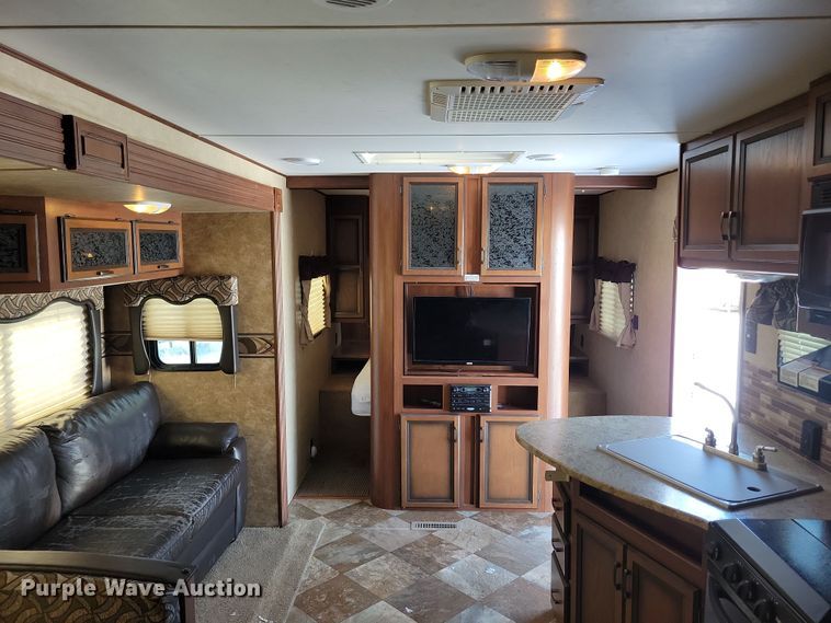 image for item NB9881 2014 CrossRoads Zinger camper