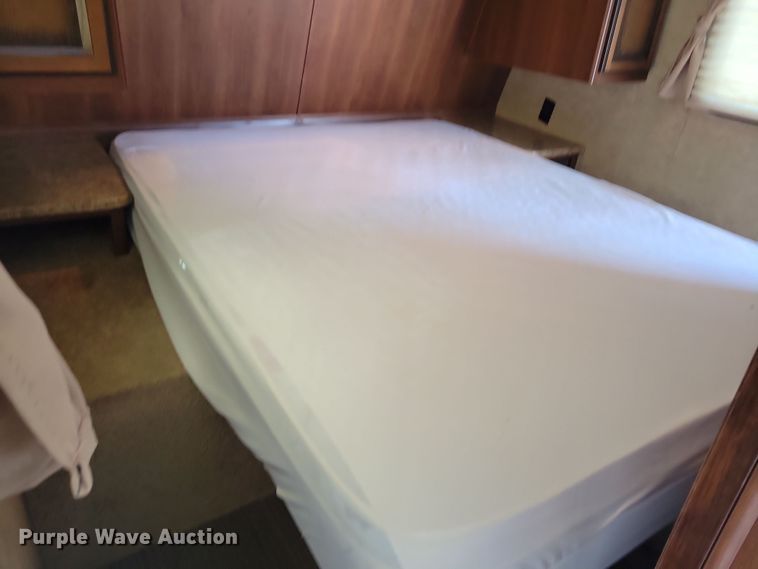 image for item NB9881 2014 CrossRoads Zinger camper