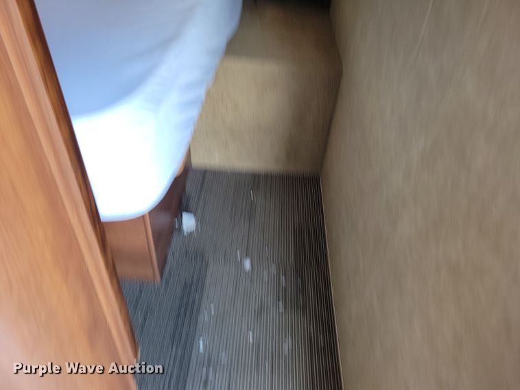 image for item NB9881 2014 CrossRoads Zinger camper