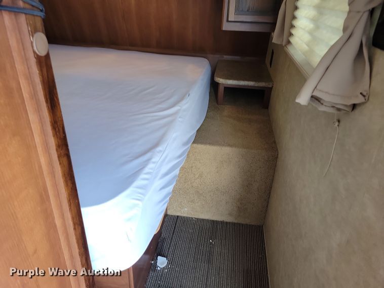 image for item NB9881 2014 CrossRoads Zinger camper