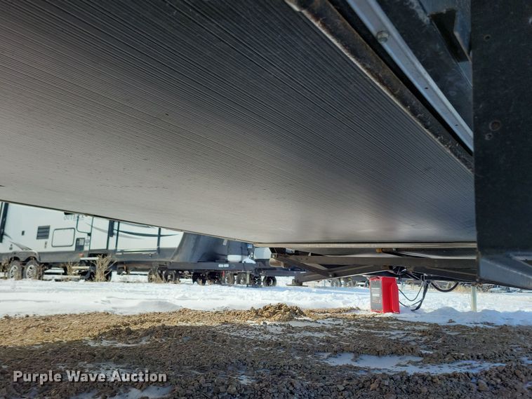 image for item NB9881 2014 CrossRoads Zinger camper