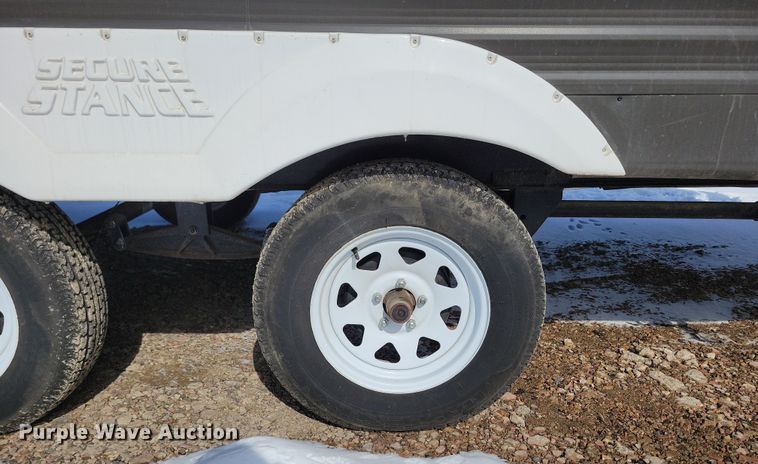 image for item NB9881 2014 CrossRoads Zinger camper