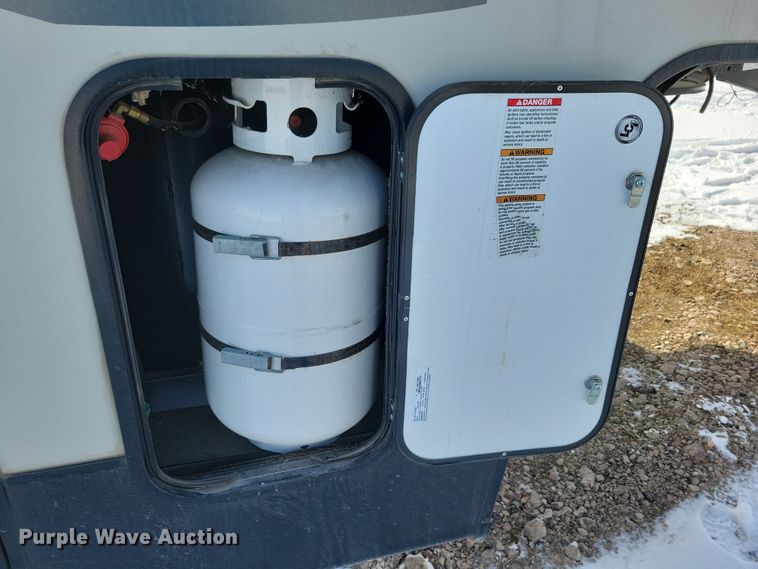 image for item NB9882 2019 Forest River Coachman Chaparral camper