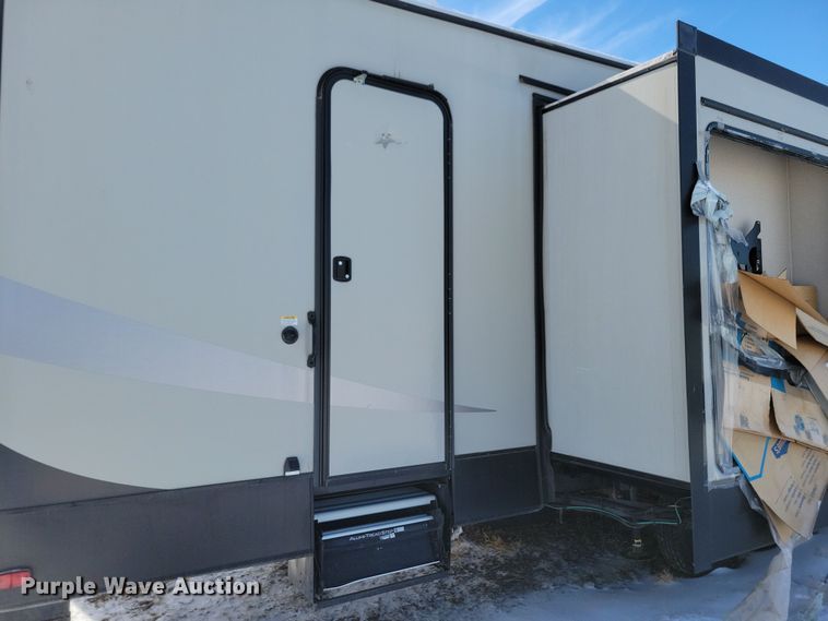 image for item NB9882 2019 Forest River Coachman Chaparral camper