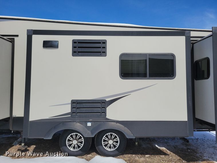 image for item NB9882 2019 Forest River Coachman Chaparral camper