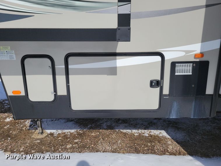image for item NB9882 2019 Forest River Coachman Chaparral camper