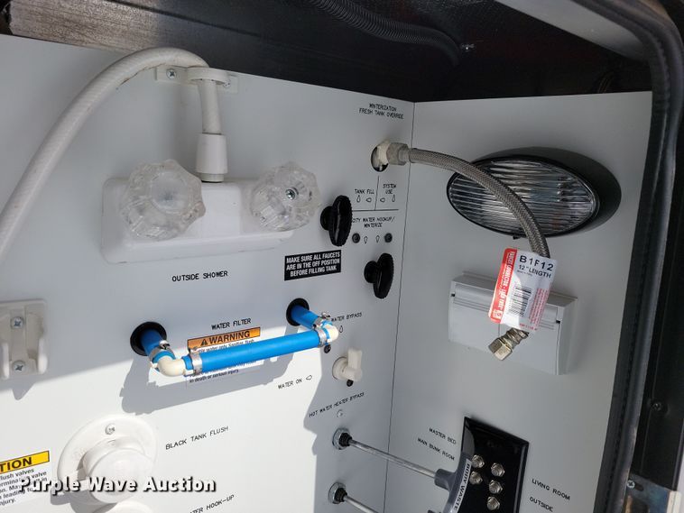 image for item NB9882 2019 Forest River Coachman Chaparral camper