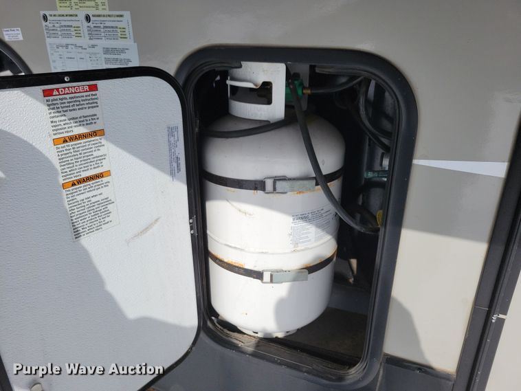 image for item NB9882 2019 Forest River Coachman Chaparral camper