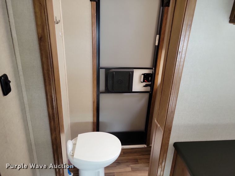 image for item NB9882 2019 Forest River Coachman Chaparral camper