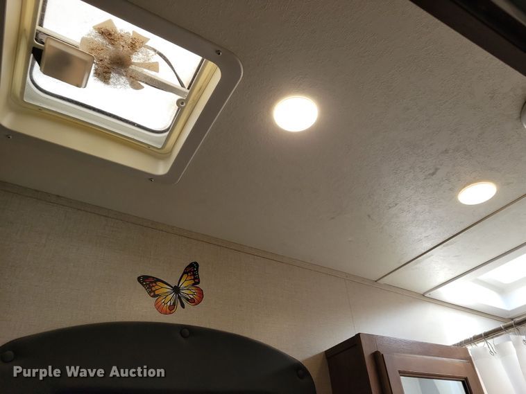 image for item NB9882 2019 Forest River Coachman Chaparral camper