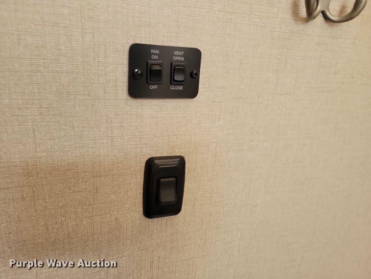 image for item NB9882 2019 Forest River Coachman Chaparral camper