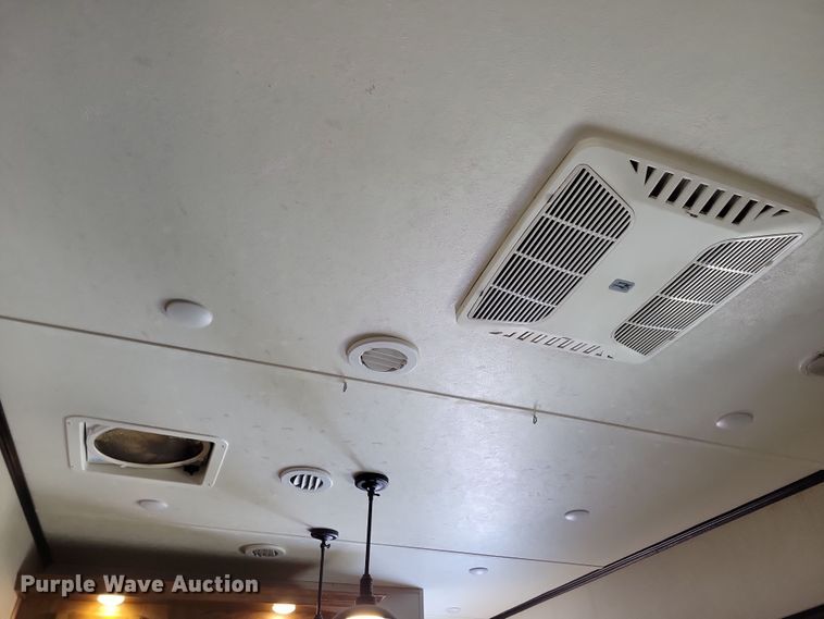 image for item NB9882 2019 Forest River Coachman Chaparral camper