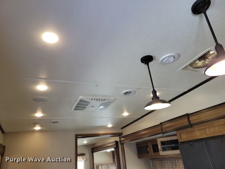 image for item NB9882 2019 Forest River Coachman Chaparral camper