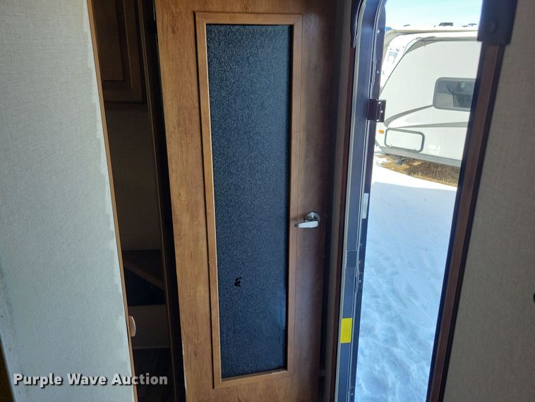 image for item NB9882 2019 Forest River Coachman Chaparral camper