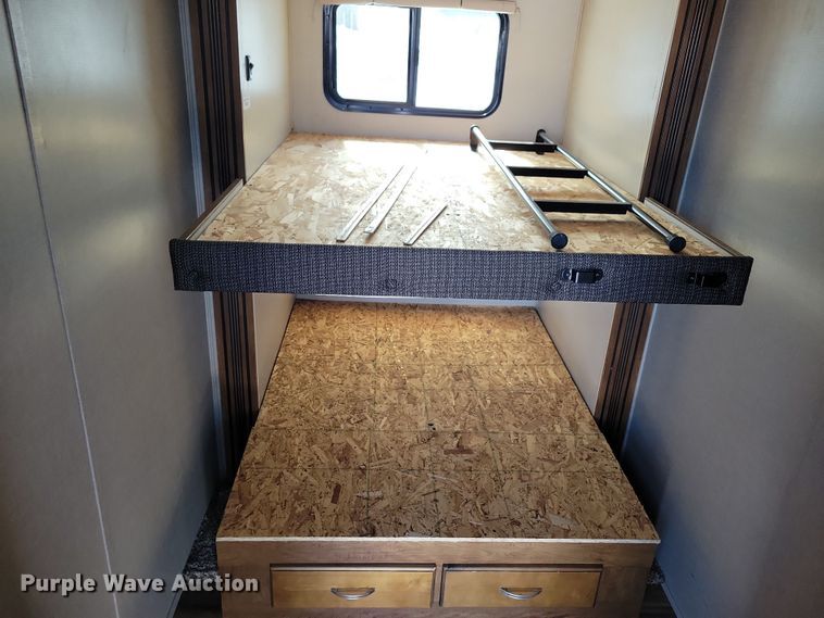 image for item NB9882 2019 Forest River Coachman Chaparral camper