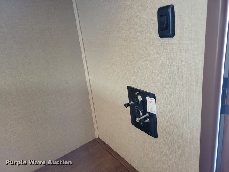 image for item NB9882 2019 Forest River Coachman Chaparral camper