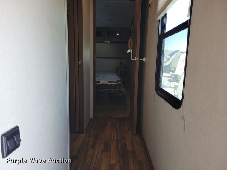 image for item NB9882 2019 Forest River Coachman Chaparral camper