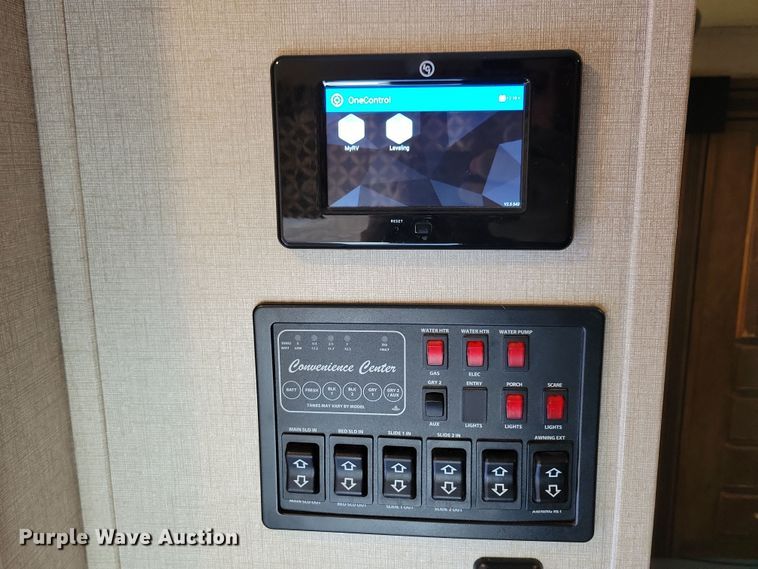 image for item NB9882 2019 Forest River Coachman Chaparral camper