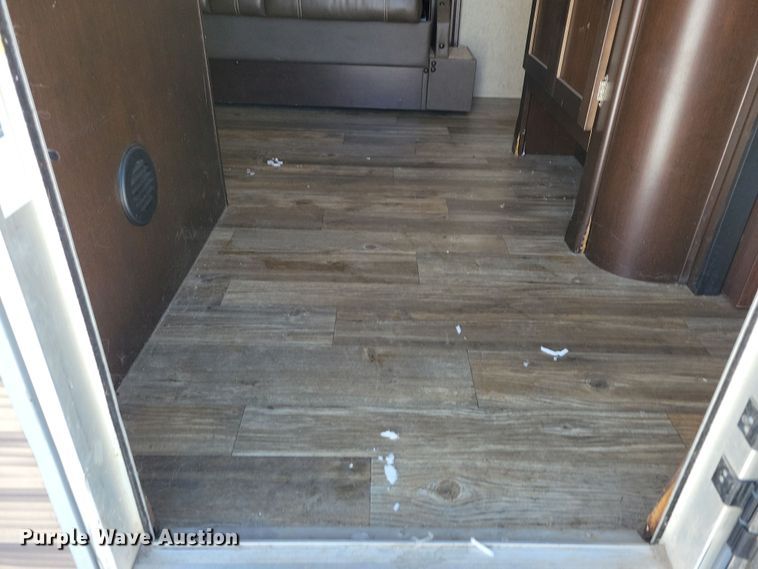 image for item NB9884 2017 Forest River Patriot camper