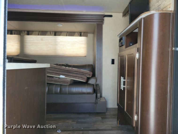 image for item NB9884 2017 Forest River Patriot camper