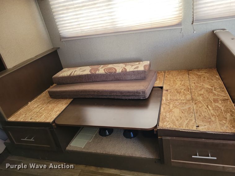 image for item NB9884 2017 Forest River Patriot camper