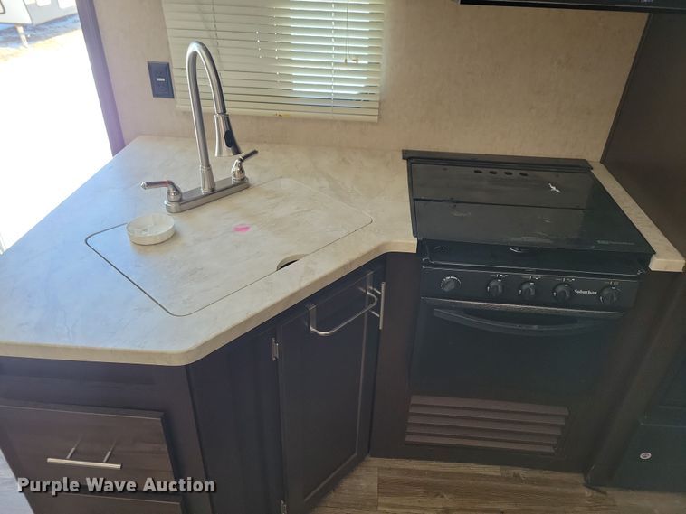 image for item NB9884 2017 Forest River Patriot camper