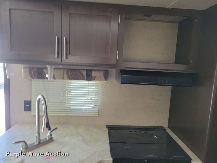 image for item NB9884 2017 Forest River Patriot camper