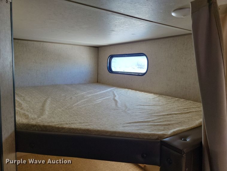 image for item NB9884 2017 Forest River Patriot camper