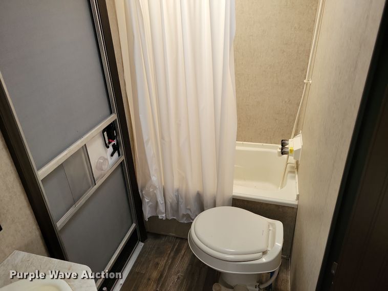 image for item NB9884 2017 Forest River Patriot camper