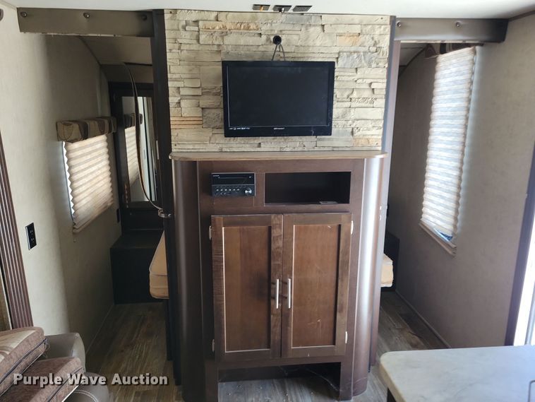 image for item NB9884 2017 Forest River Patriot camper