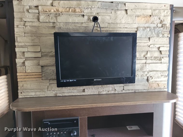 image for item NB9884 2017 Forest River Patriot camper