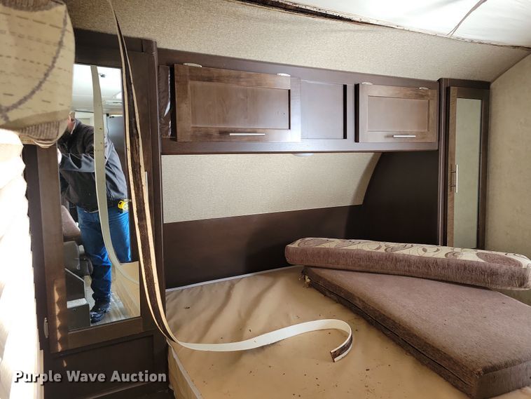 image for item NB9884 2017 Forest River Patriot camper