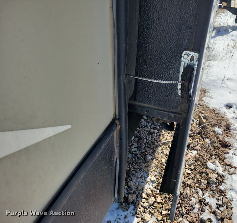 image for item NB9886 2017 Keystone Laredo 330RL camper