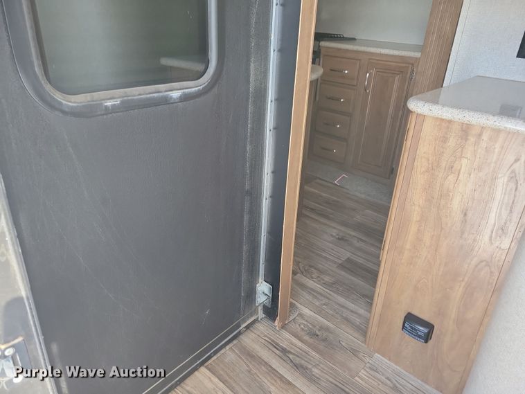 image for item NB9886 2017 Keystone Laredo 330RL camper